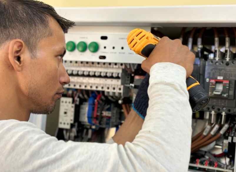 Comment assurer un branchement électrique conforme et sécurisé ? Conseils Maison Citoyens