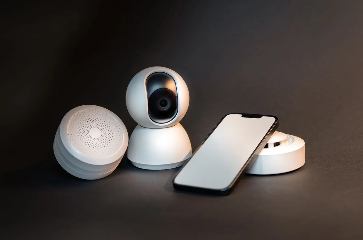 Mise en place de dispositifs domotiques et capteurs intelligents sur un bureau