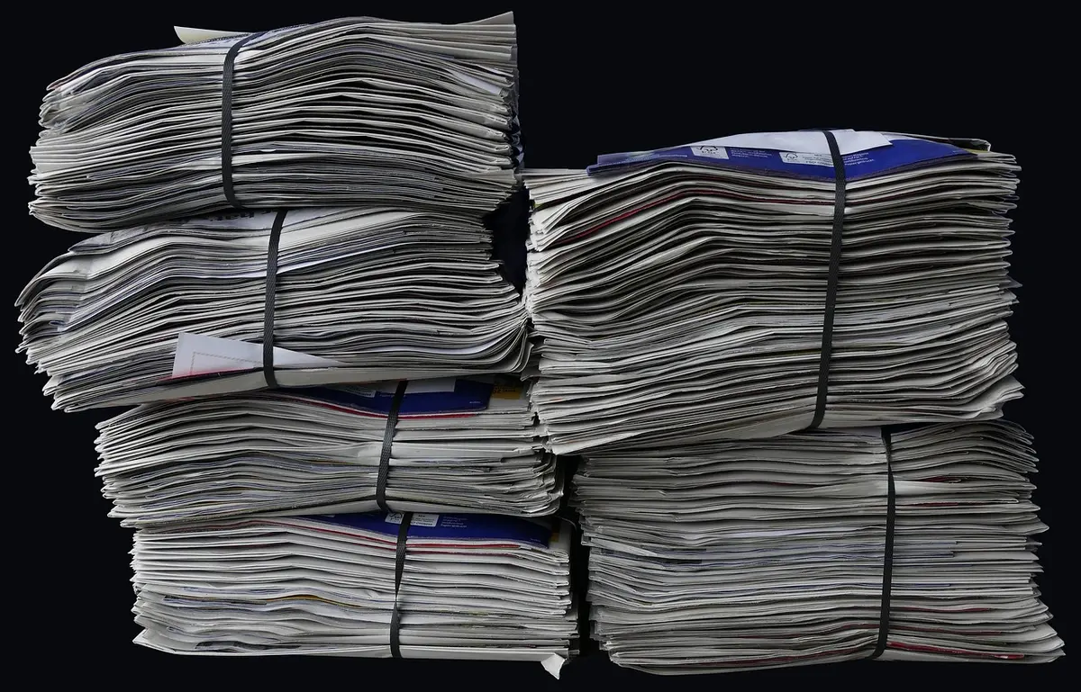 Échantillons de papier texturé et cartons de différents grammages pour impression